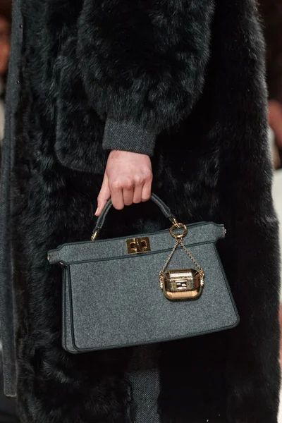 Look 30